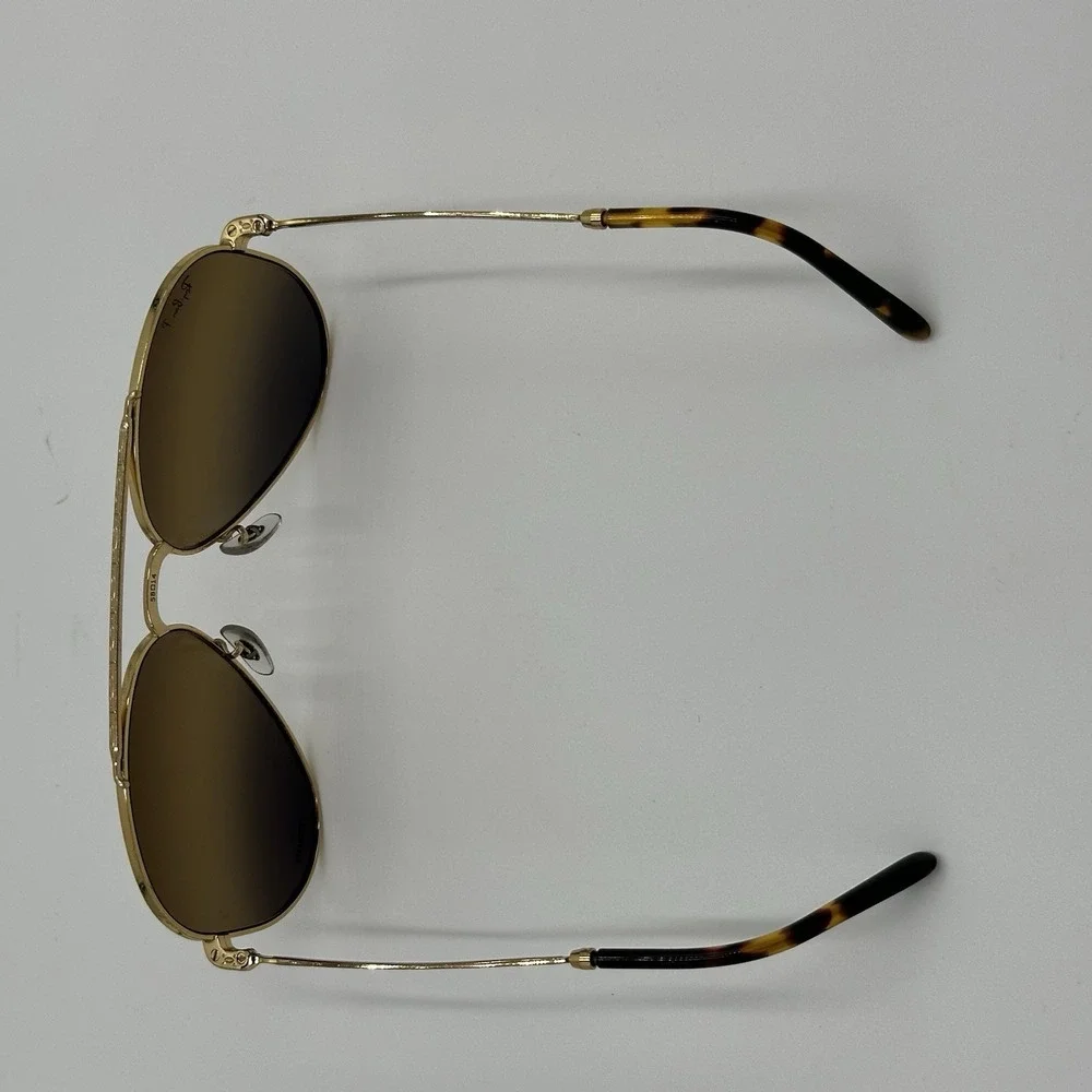 Ray-Ban product pair